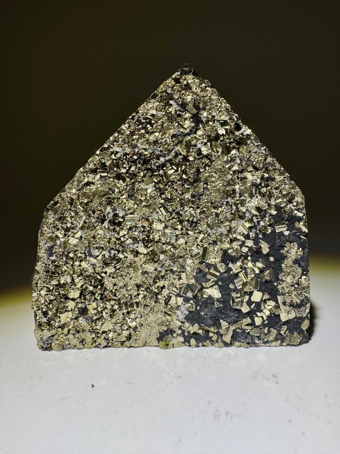 Schungit-Pyramide mit Pyrit Kristallen – 7 cm, 199 g – Schutz & Glück, energetischer Ausgleich, Unikat aus Brasilien