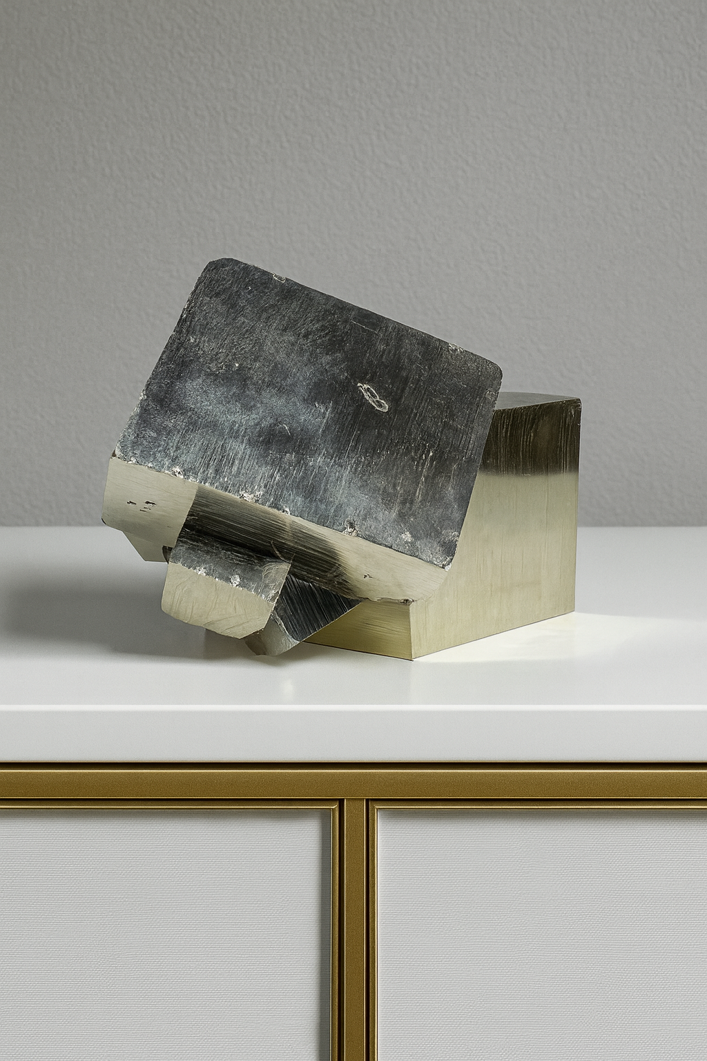 Perfekter Pyrit Kubus - 7x7x8cm