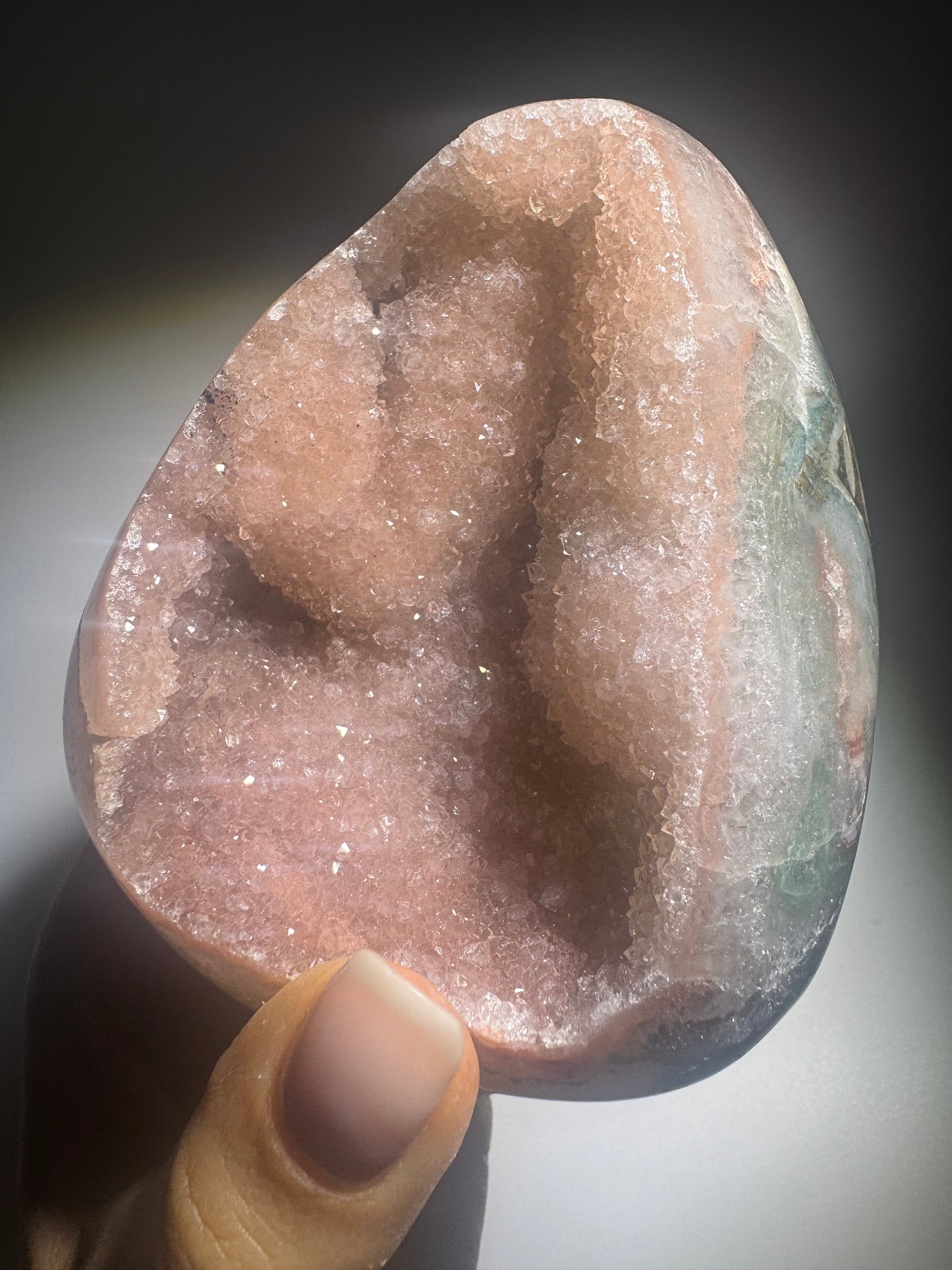 Seltener rosa Amethyst aus Uruguay - 8cm, 563g