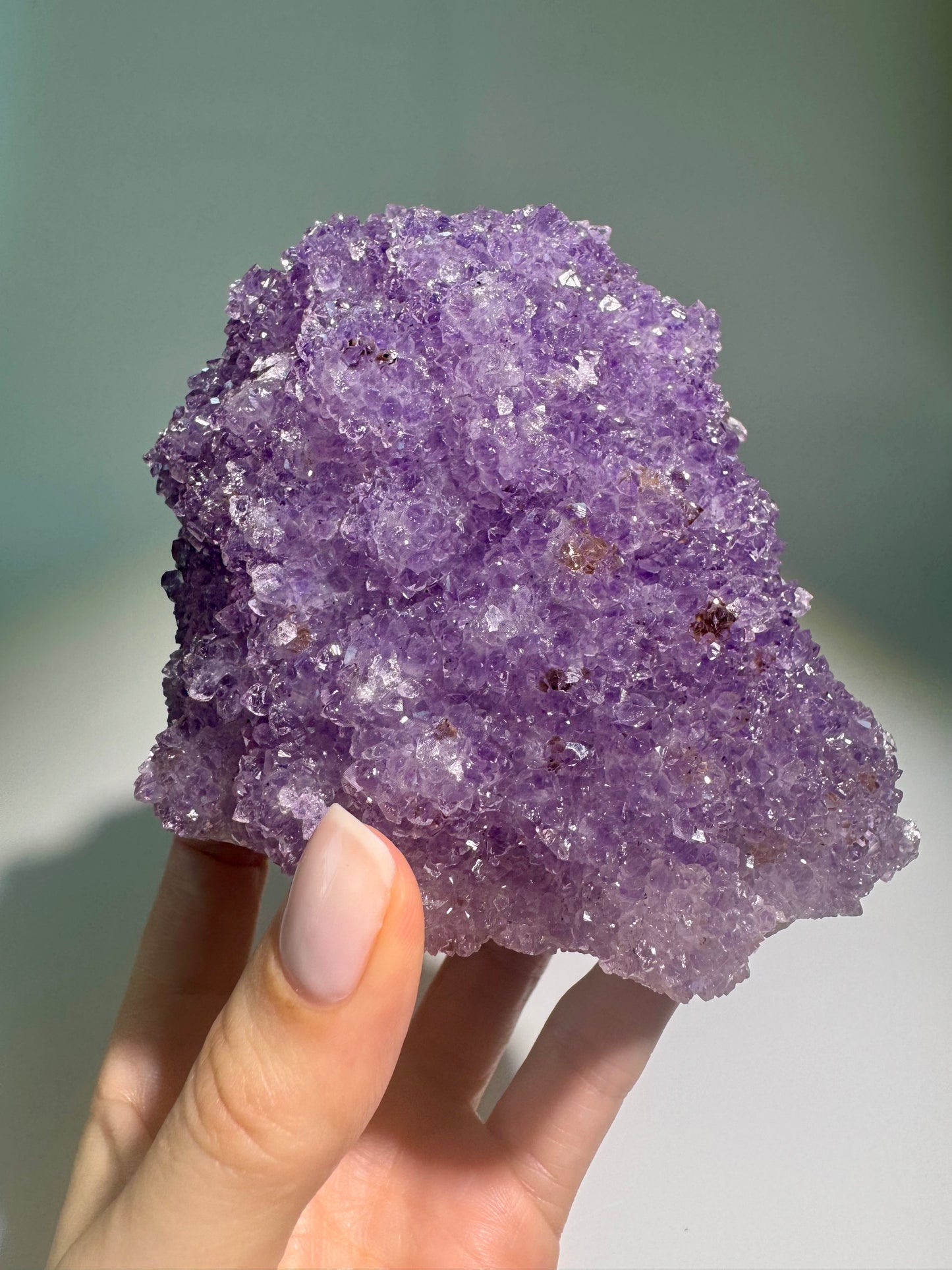 Amethystblüte aus Uruguay mit funkelnden Spitzen – 1.08 kg Kristall in High-Quality