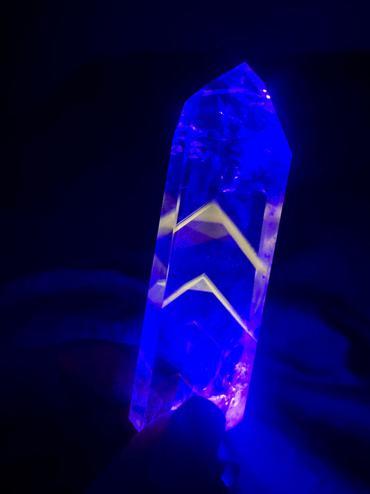 Ametrin-Phantomspitze mit Regenbogen fluoriszierend – 7,5 cm, Museumsqualität