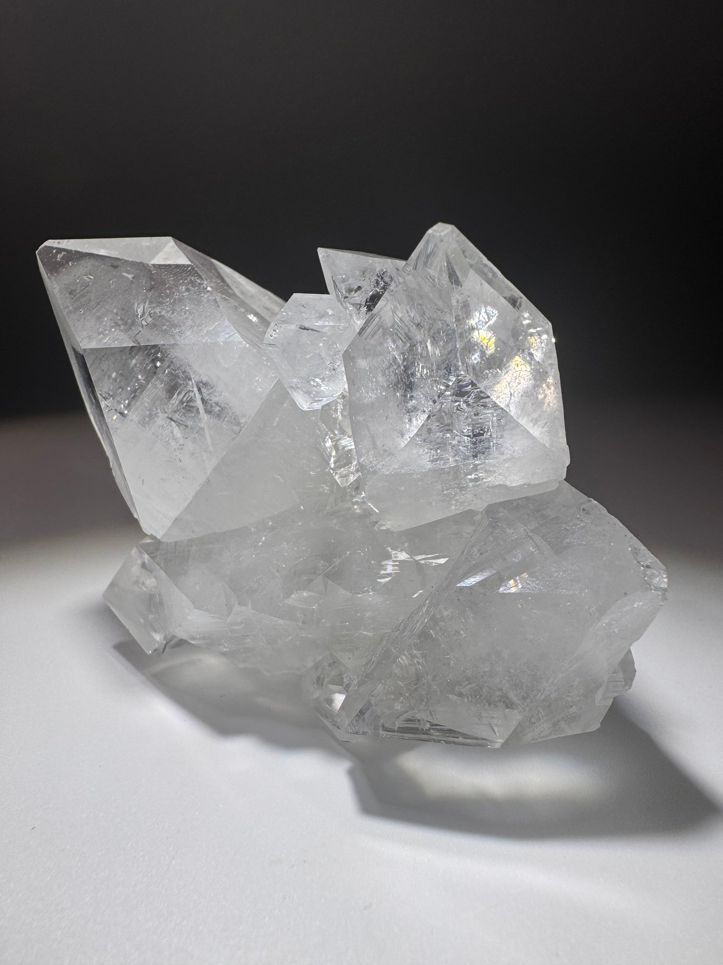 Bezaubernder Apophyllite Cluster – 6.5 x 7.5 cm – Perfekte Brillanz und Klarheit