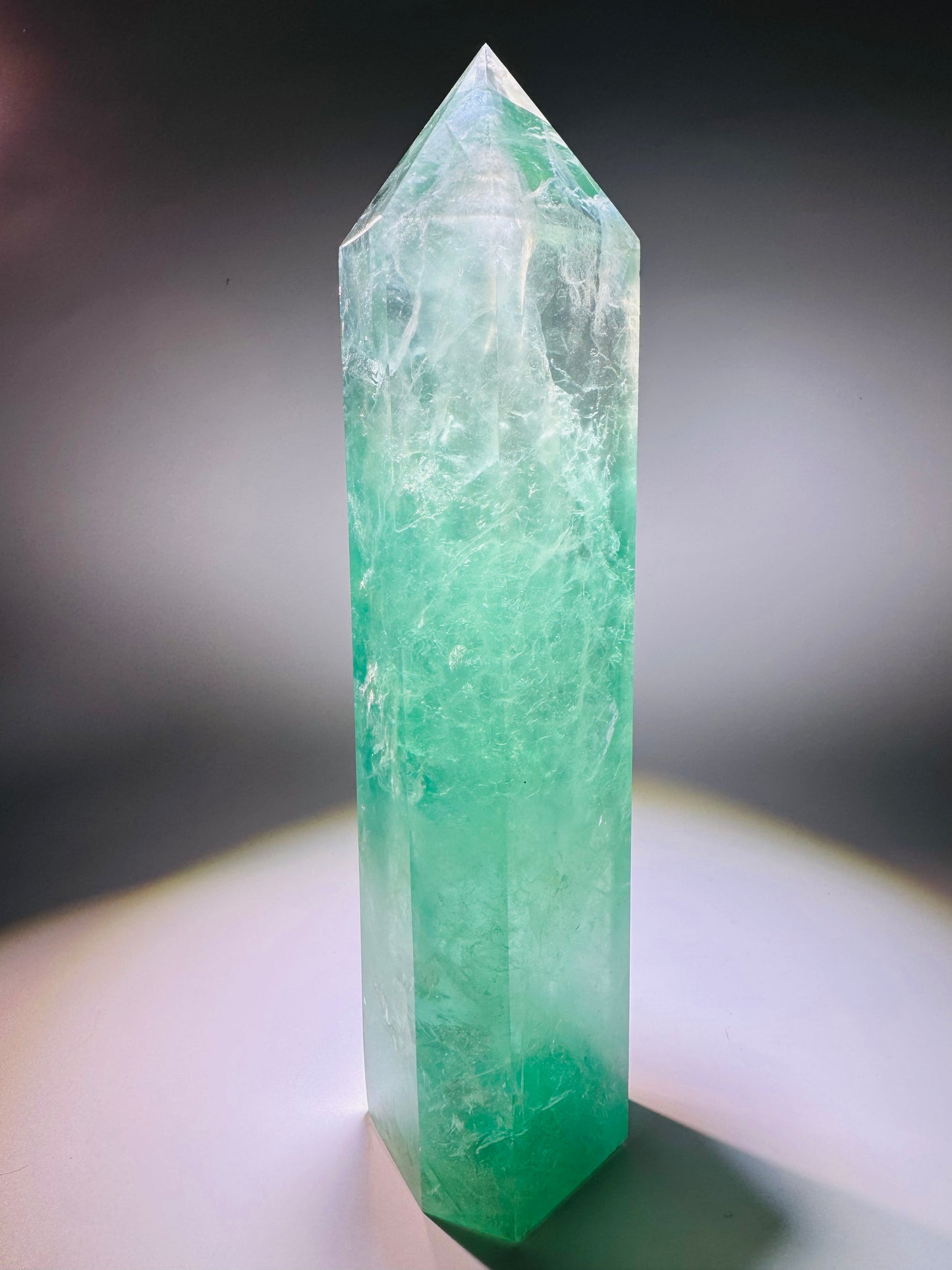 Brasilianische Fluorit Spitze mintgrün – 25.5 cm, 1.7 kg, Extraqualität, einzigartig