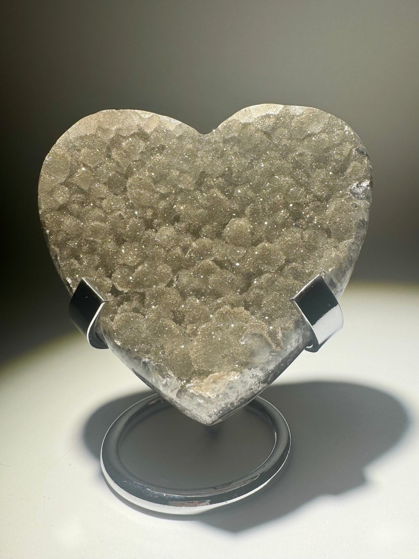 Champagner Rainbow Amethyst Herz aus Uruguay mit seltener Doppelkristallisation und sugary Oberfläche