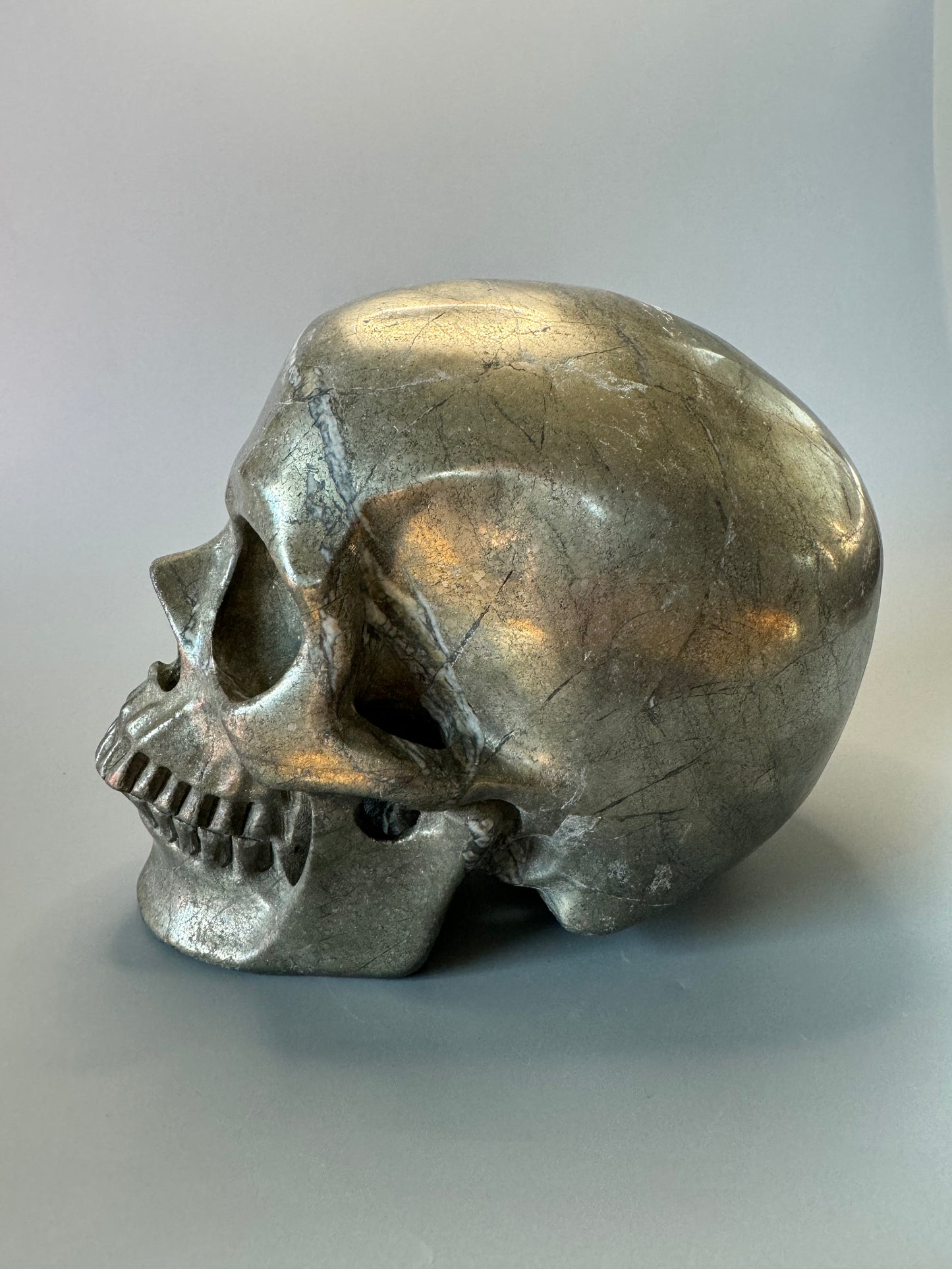 Detailreicher Pyrit-Schädel 20 cm | 9,4 kg – Kunstvoller Kristall-Totenkopf