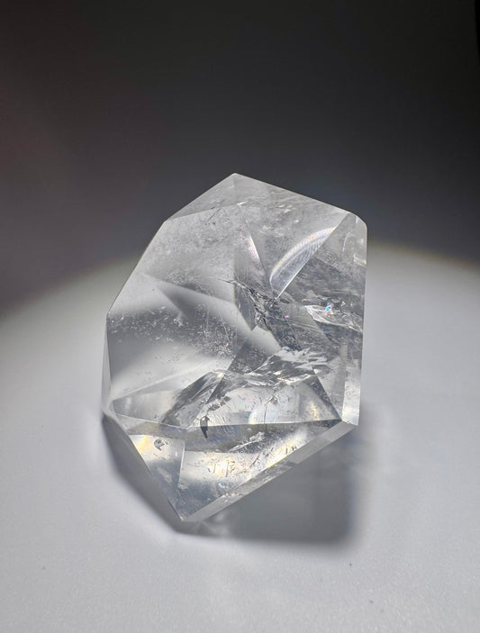 Diamantschliff Kristall – Geschenkidee aus Bergkristall