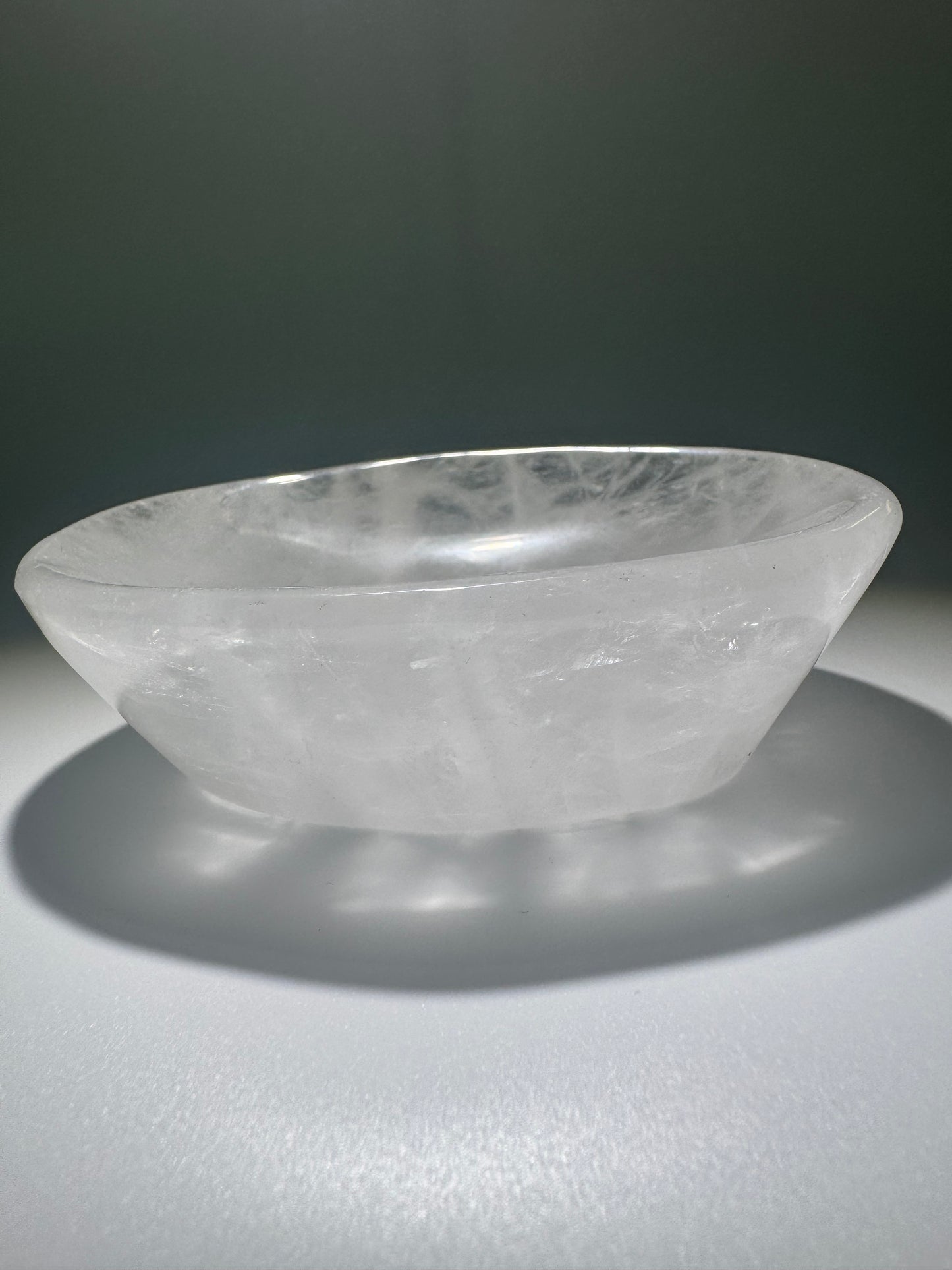 Edelstein-Schale aus klarem Quarz