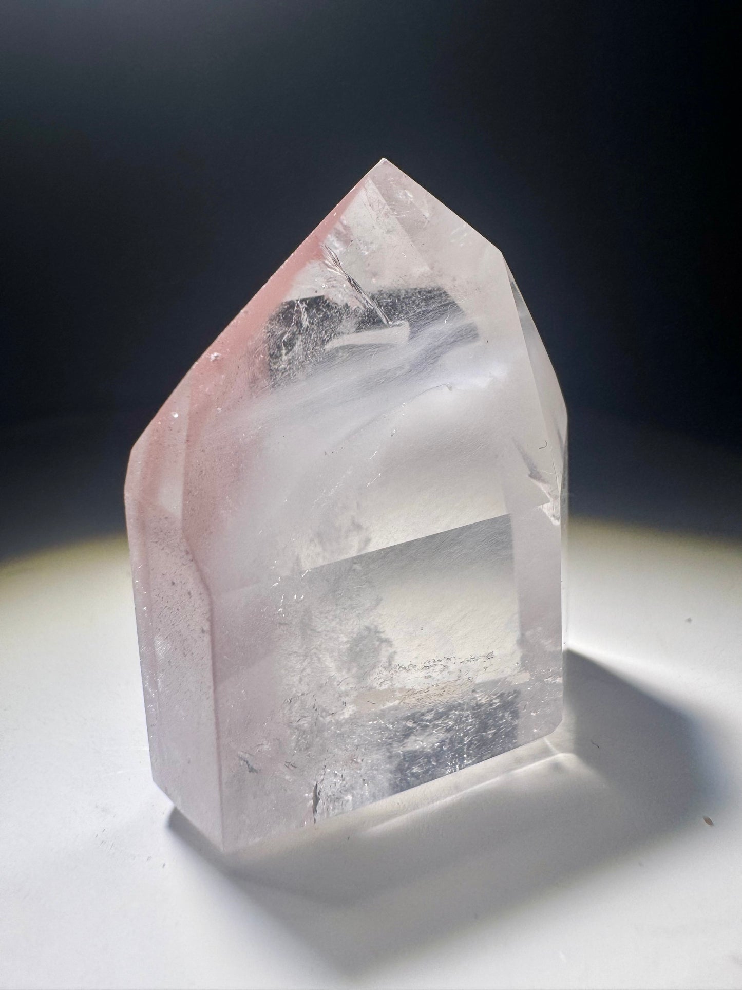 Edelstein in zartem Rosa – Kristallspitze aus Brasilien