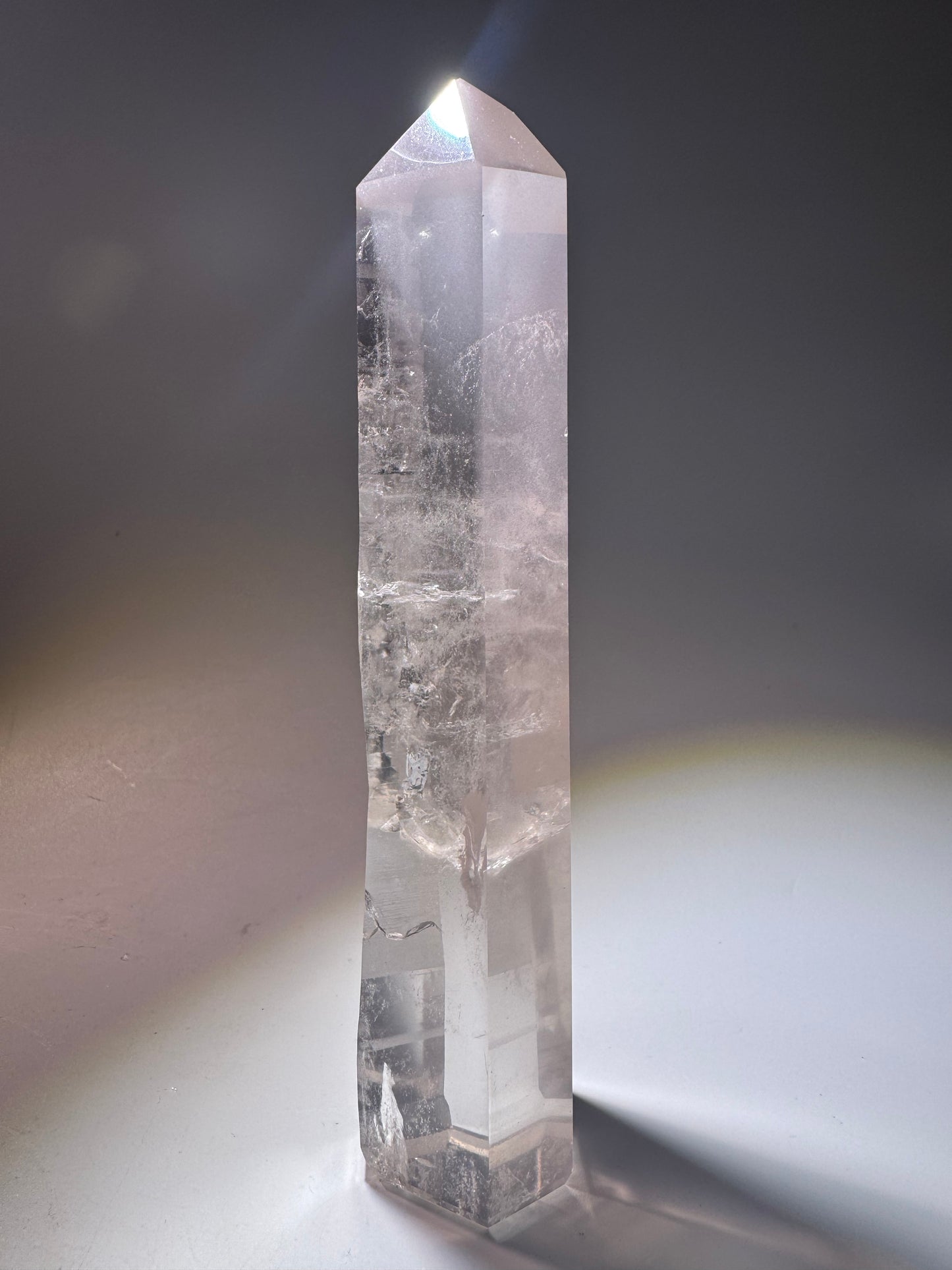 Energetisch starker Kristall: Pink-Lithium mit Lemurian-Wachstumsstruktur – 16 cm