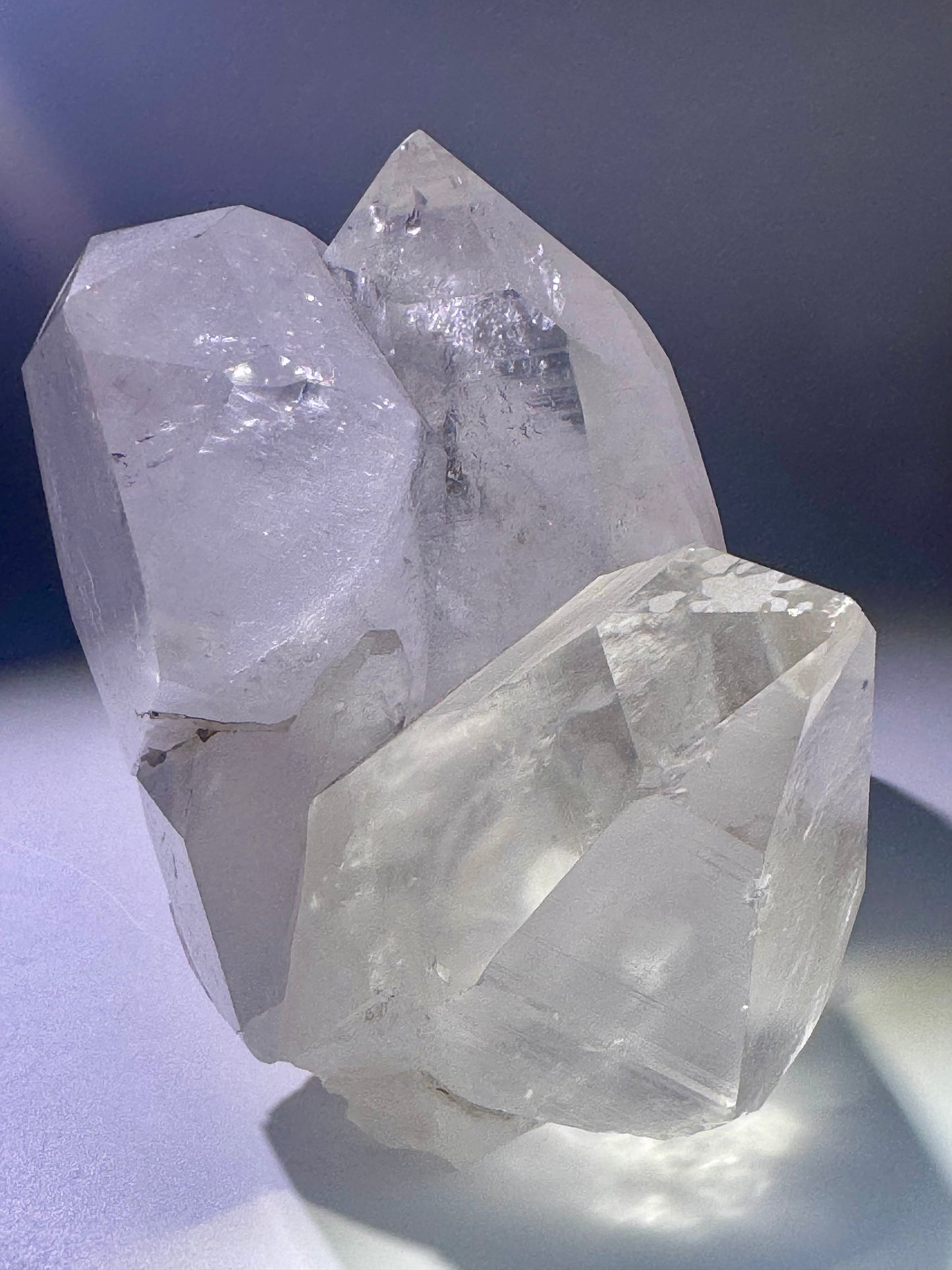 Exklusive Lemurian Kristallstufe – 17 cm lang, 1.95 kg schwer, extraklar, naturbelassenes Unikat aus Brasilien