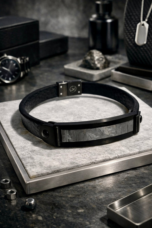 Exklusives Meteoriten Lederarmband 21 cm – Original Muonionalusta Fragment in hochwertigem Titan