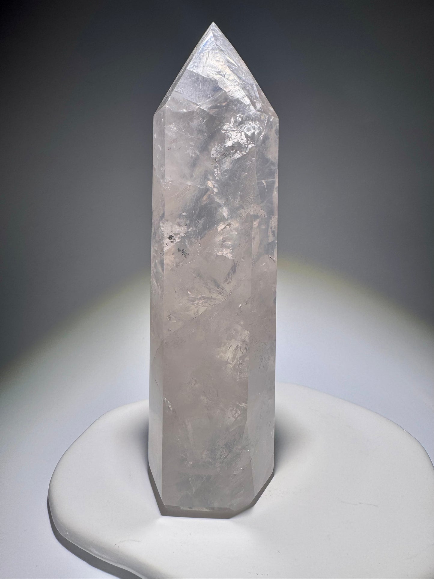 Extra klare Rosenquarzspitze in zartem Rosaton