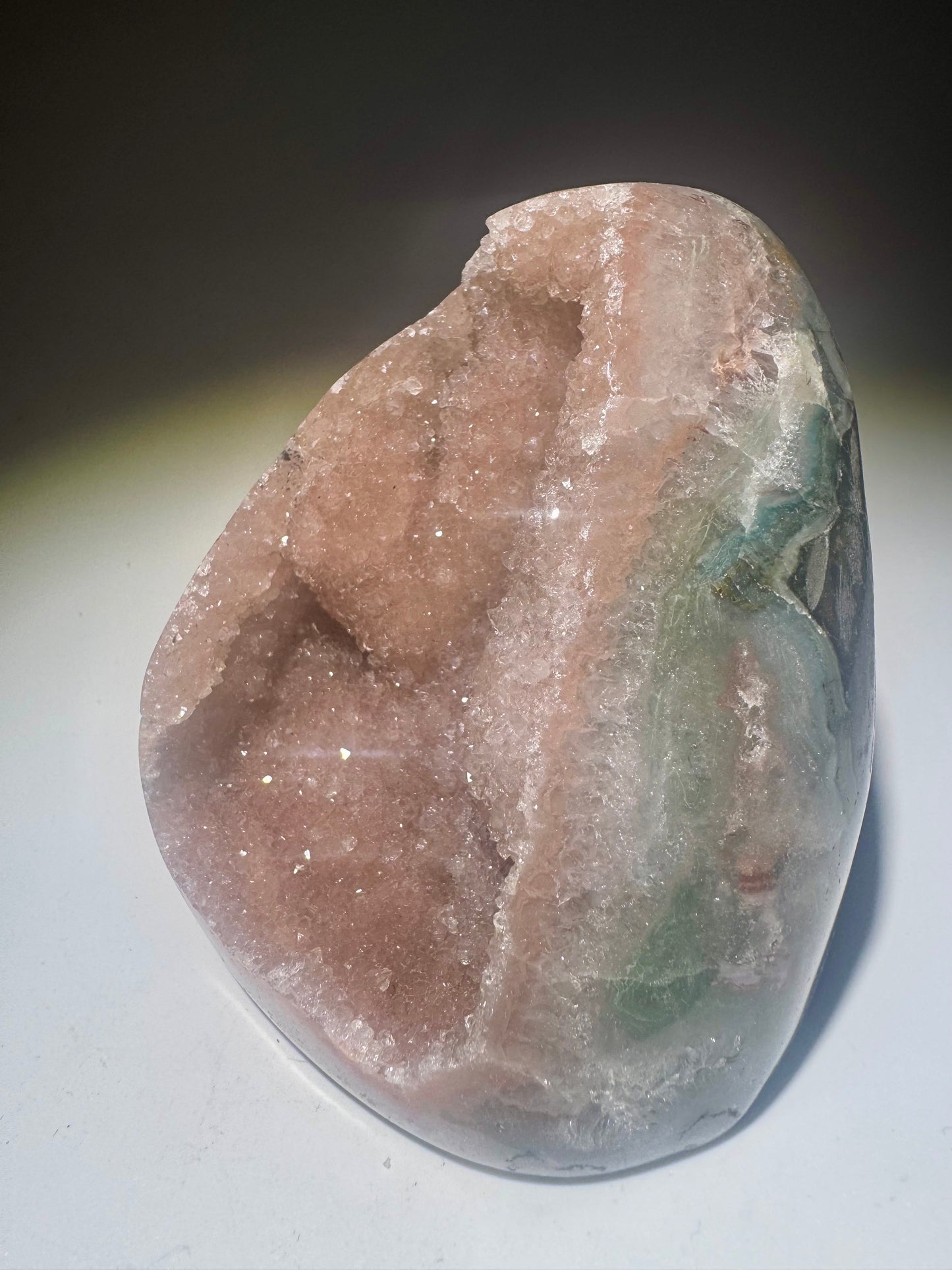 Seltener rosa Amethyst aus Uruguay - 8cm, 563g