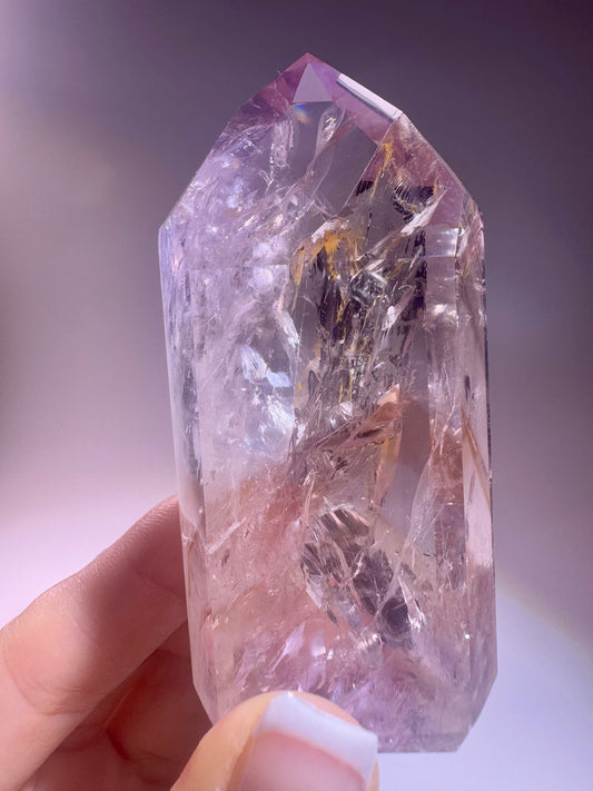 Fluoreszierender Ametrin Kristall 8 cm mit Citrin-Phantomen & Regenbogen – Edelstein-Unikat
