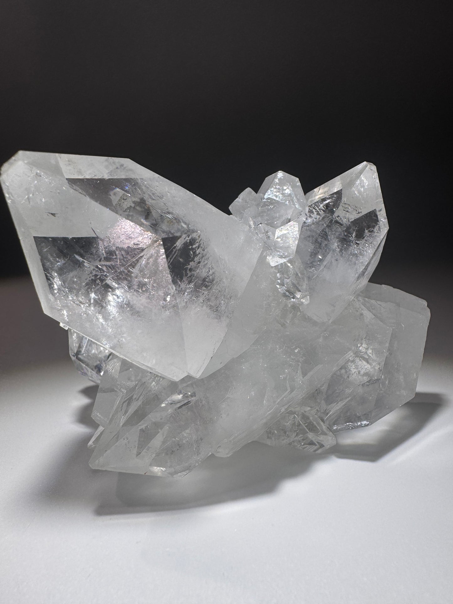 Glänzender Apophyllit Kristall – 6.5x7.5 cm – Strahlende Kristallstruktur aus Indien