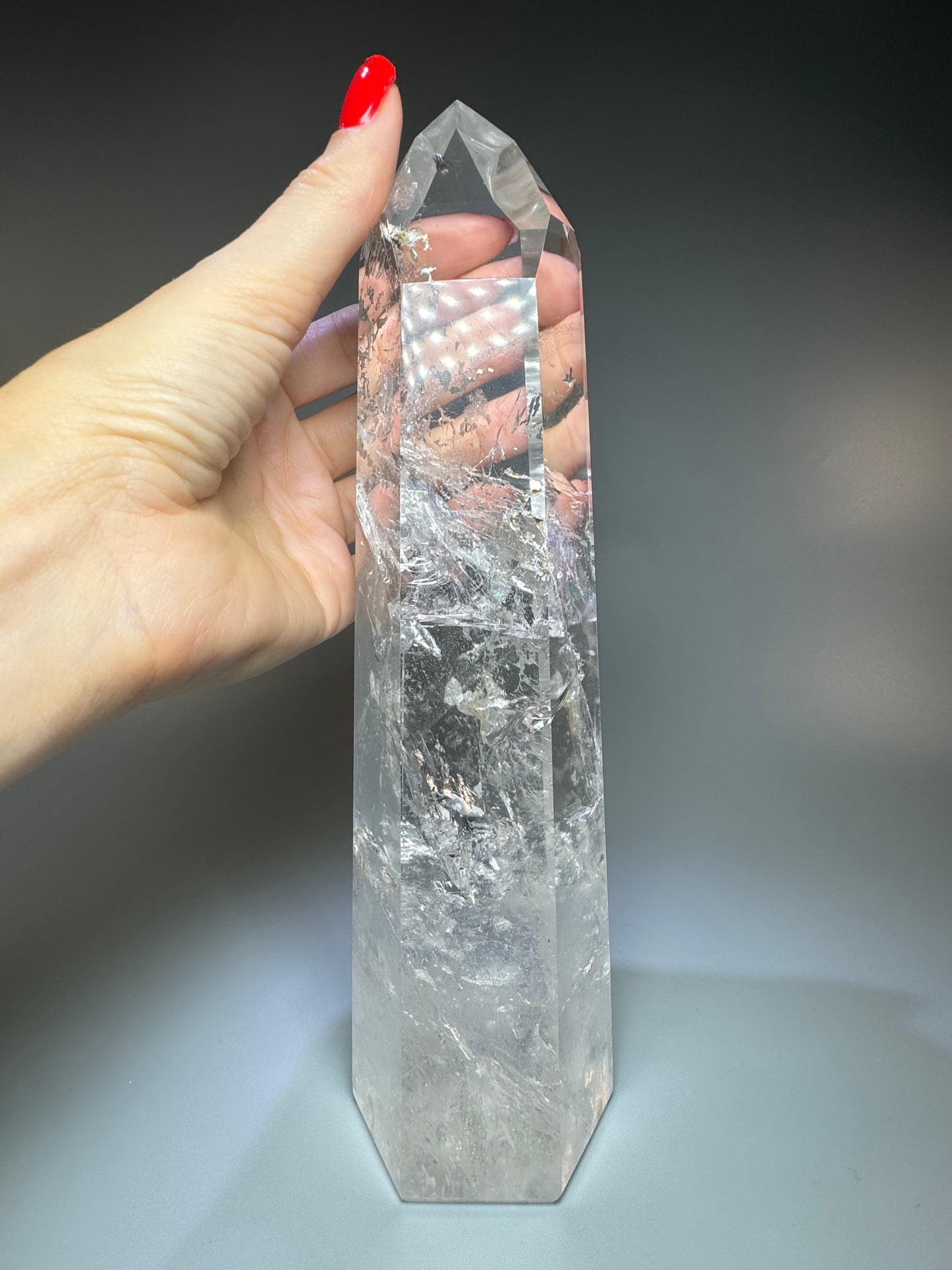 Glasklare Spitze aus Bergkristall – Edelstein aus Brasilien