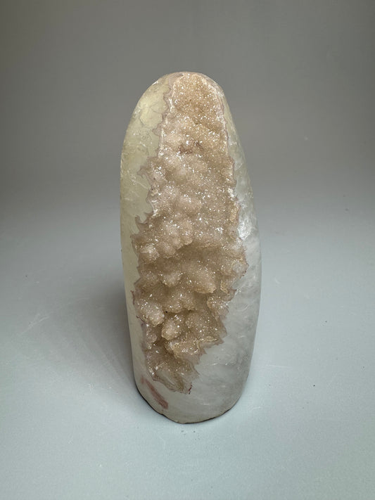 Goldene Rainbow Amethyst Cutbase aus Uruguay – 9 cm, 214 g – exklusiv & funkelnd 💛