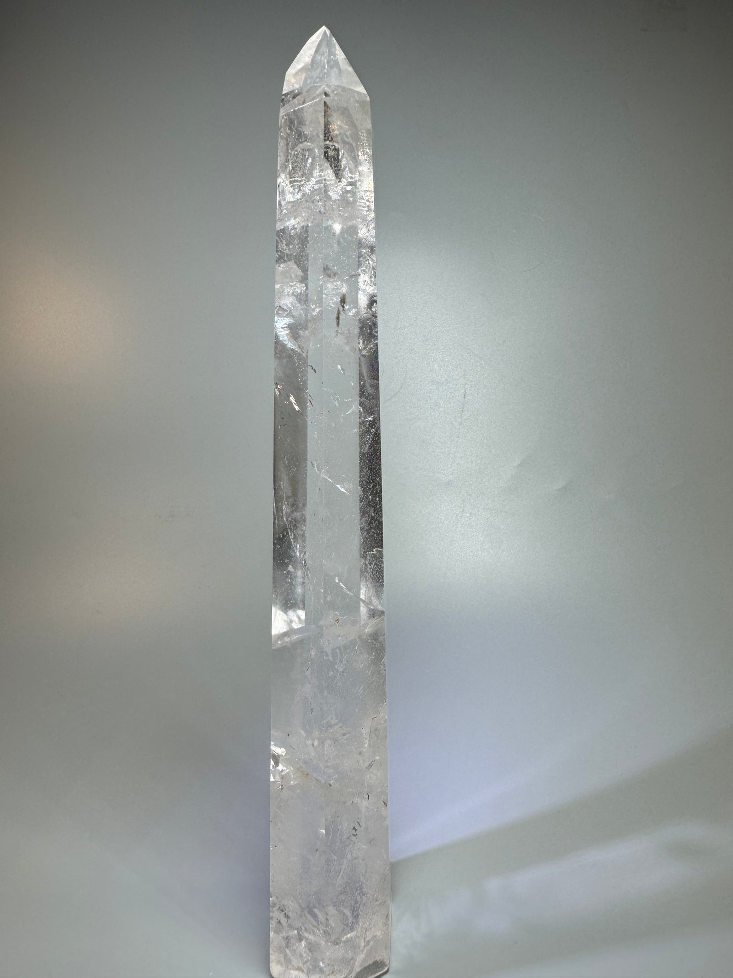 Grosse transparente Bergkristallspitze – Edelstein aus Brasilien