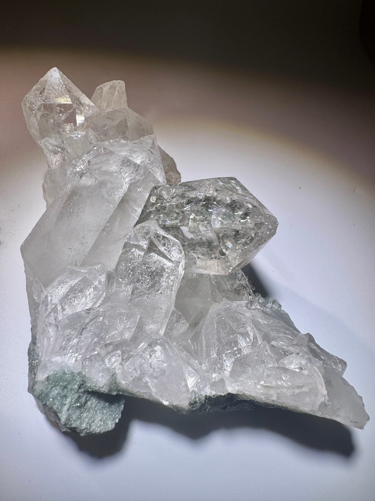 Hochreine Himalaya Kristallstufe – 802g, 15.5x9.5cm, Extra klare Quarzkristalle