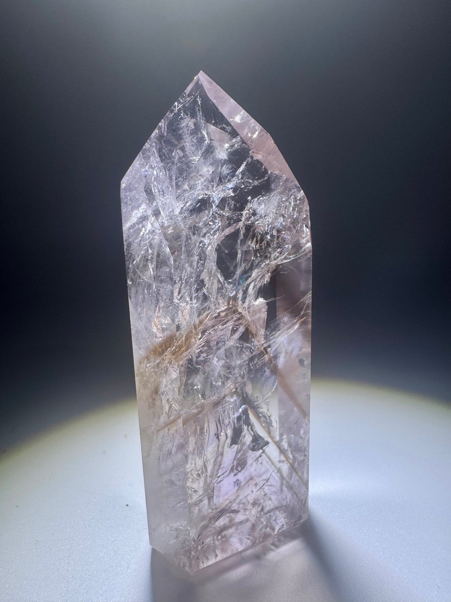 Hochwertige Edelsteinspitze mit Amethyst- und Citrin-Phantomen, 8,1 cm, 81 g
