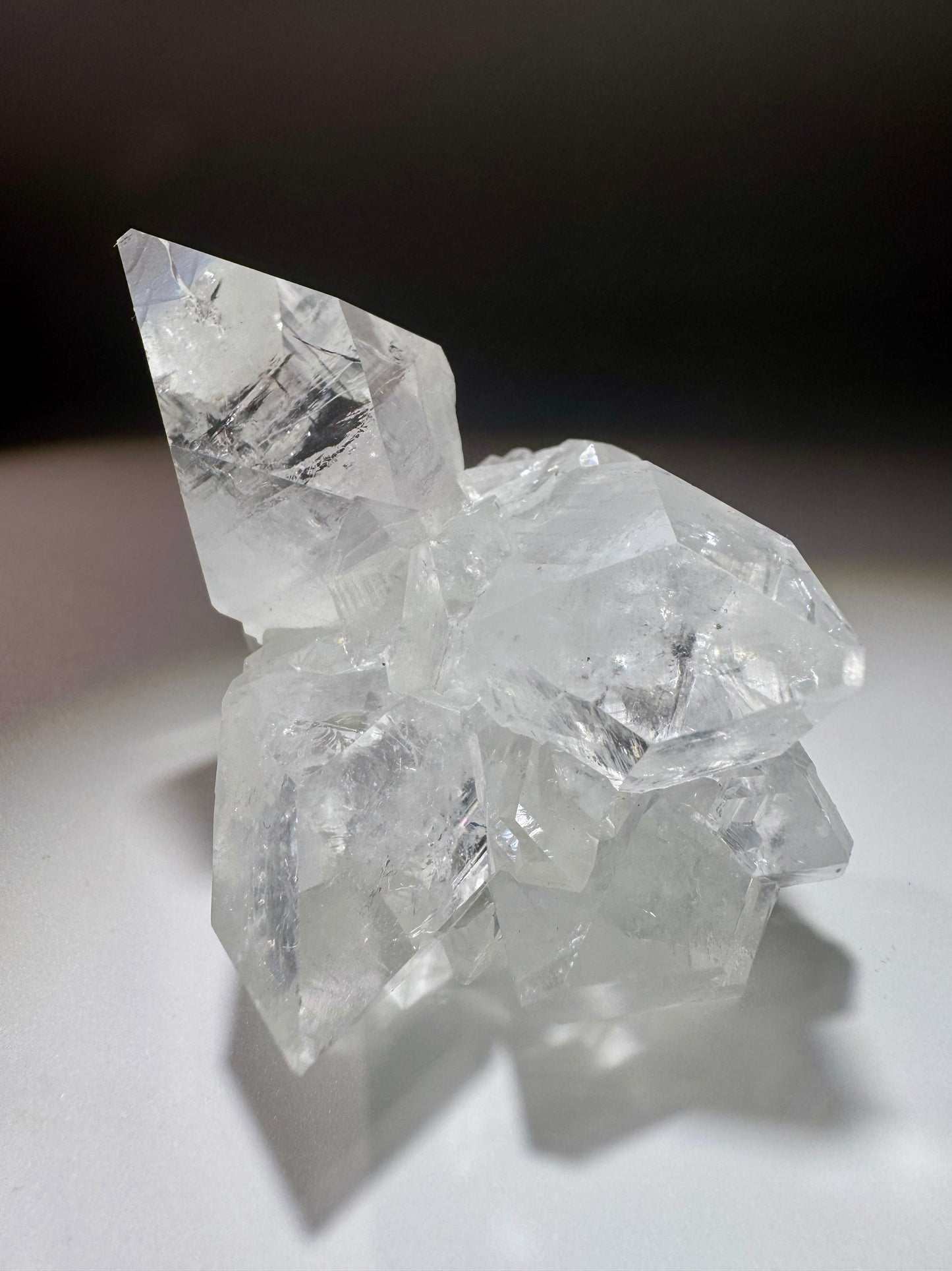 Hochwertiger Diamond Apophyllite mit spiegelnder Klarheit – 6x7 cm, exklusives Sammlerstück