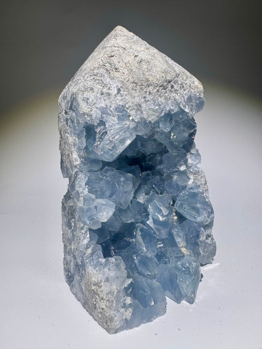 Himmlisch klare Celestin Kristallspitze 11 cm – Premium Edelstein aus Madagaskar