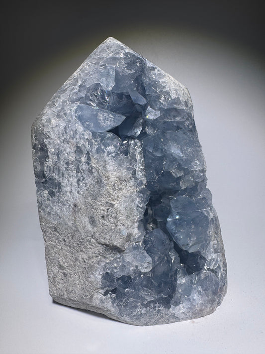 Himmlisch klare Celestin Kristallspitze 13 cm – Premium Edelstein aus Madagaskar