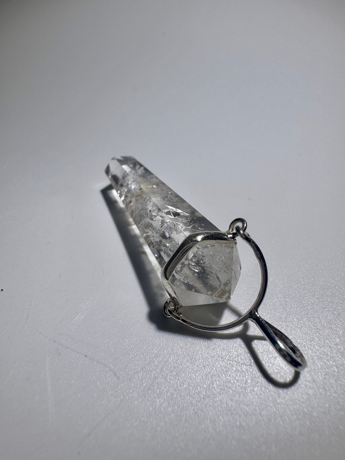 Bergkristall Anhänger 5,7 cm – mit Regenbogen & Einschlüssen in 925 Silberfassung 💎✨