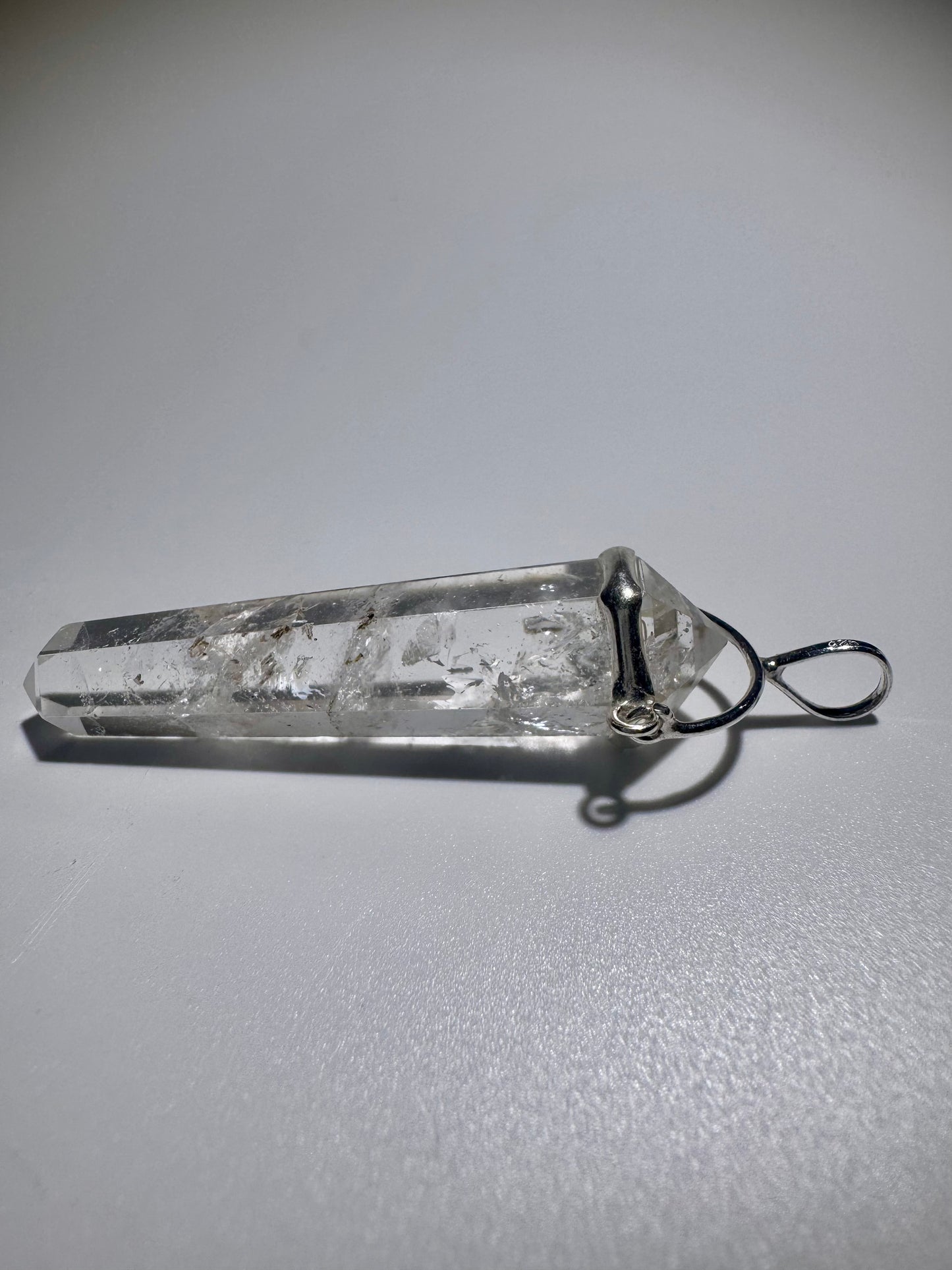 Bergkristall Anhänger 5,7 cm – mit Regenbogen & Einschlüssen in 925 Silberfassung 💎✨
