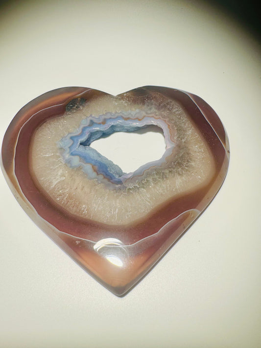 Achat Herz 13,6 cm – Handgefertigter Edelstein mit funkelnder Kristallstruktur aus Brasilien