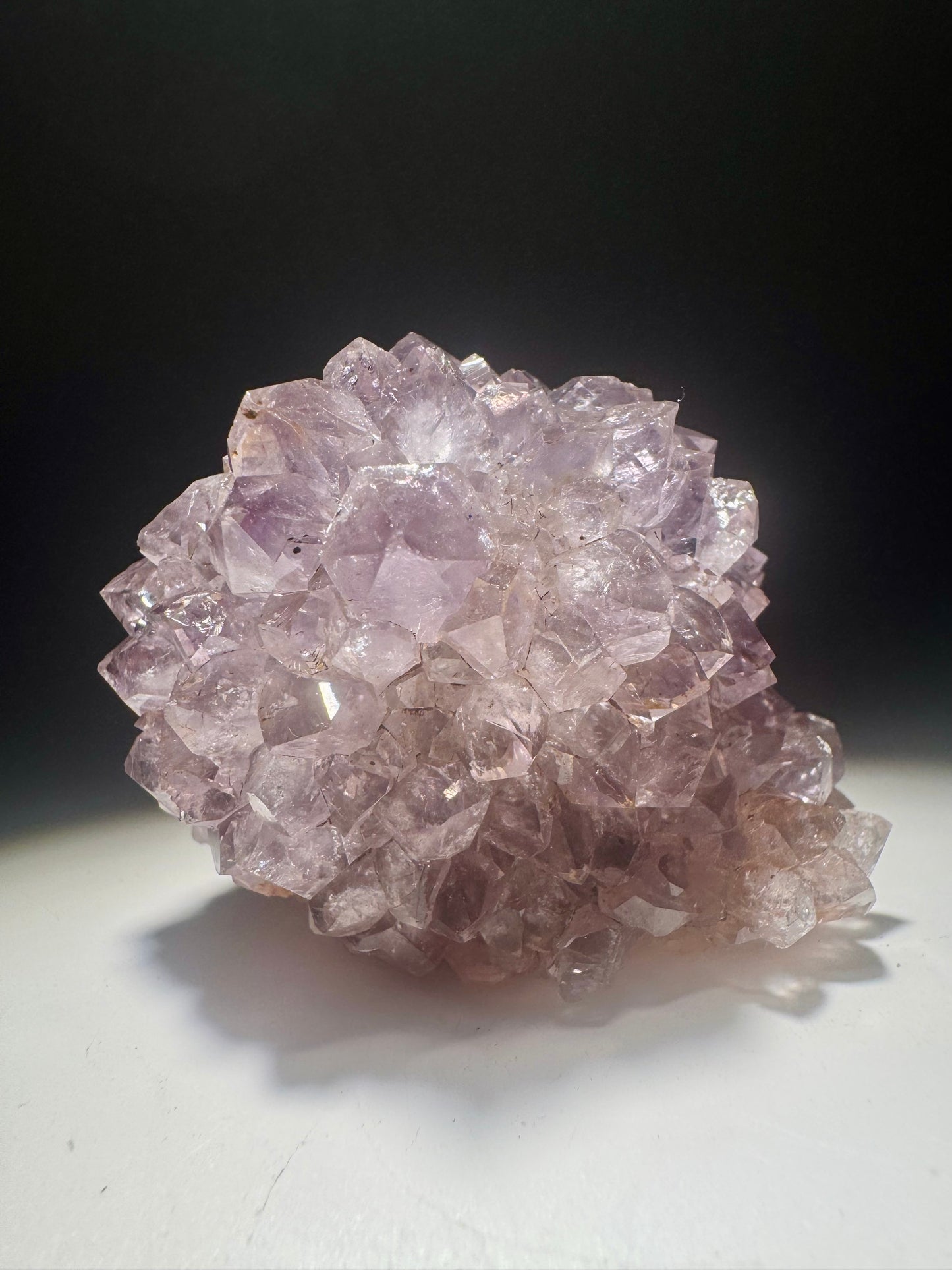 Amethystblüte 5 cm – kleine Stalaktit-Kristallblume mit funkelnden Spitzen aus Uruguay