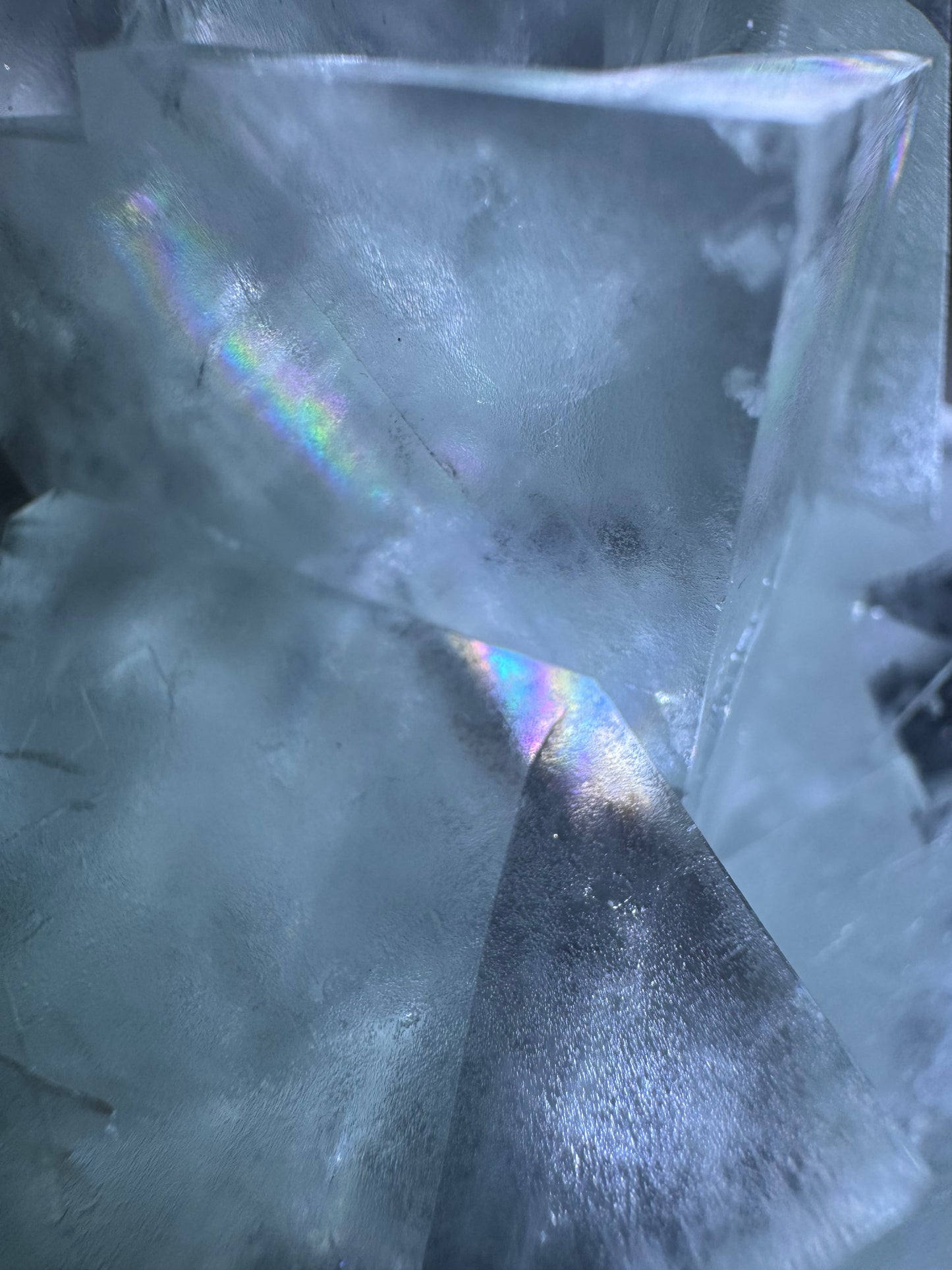 Wunderschöner 1 A Fluorit mit Regenbogen - 9.4, 343g