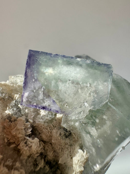 Wunderschöner Fluorit - 7.3cm, 347g