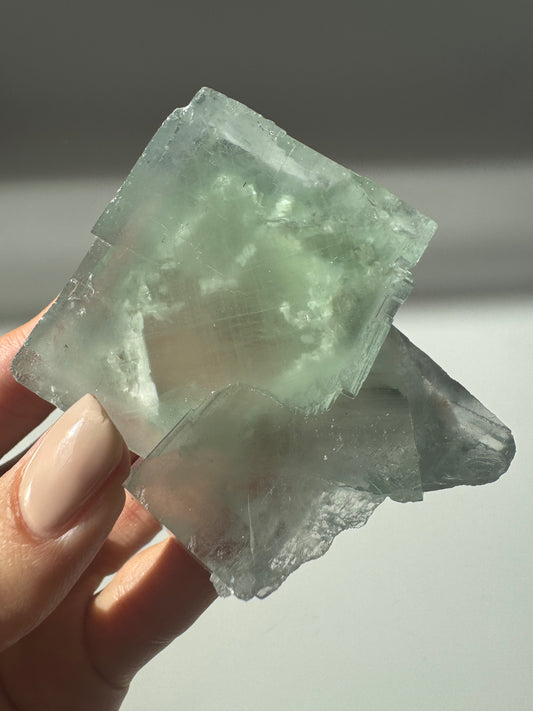 Exklusiver Glas Fluorit mit Phantom - 7.2cm, 212g