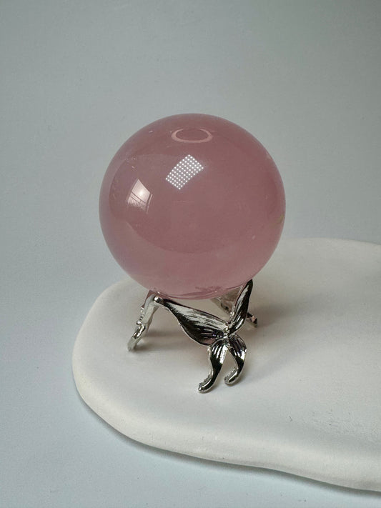 Wunderschöne Rosenquarz Kugel 💞 - 4.5cm, 129g