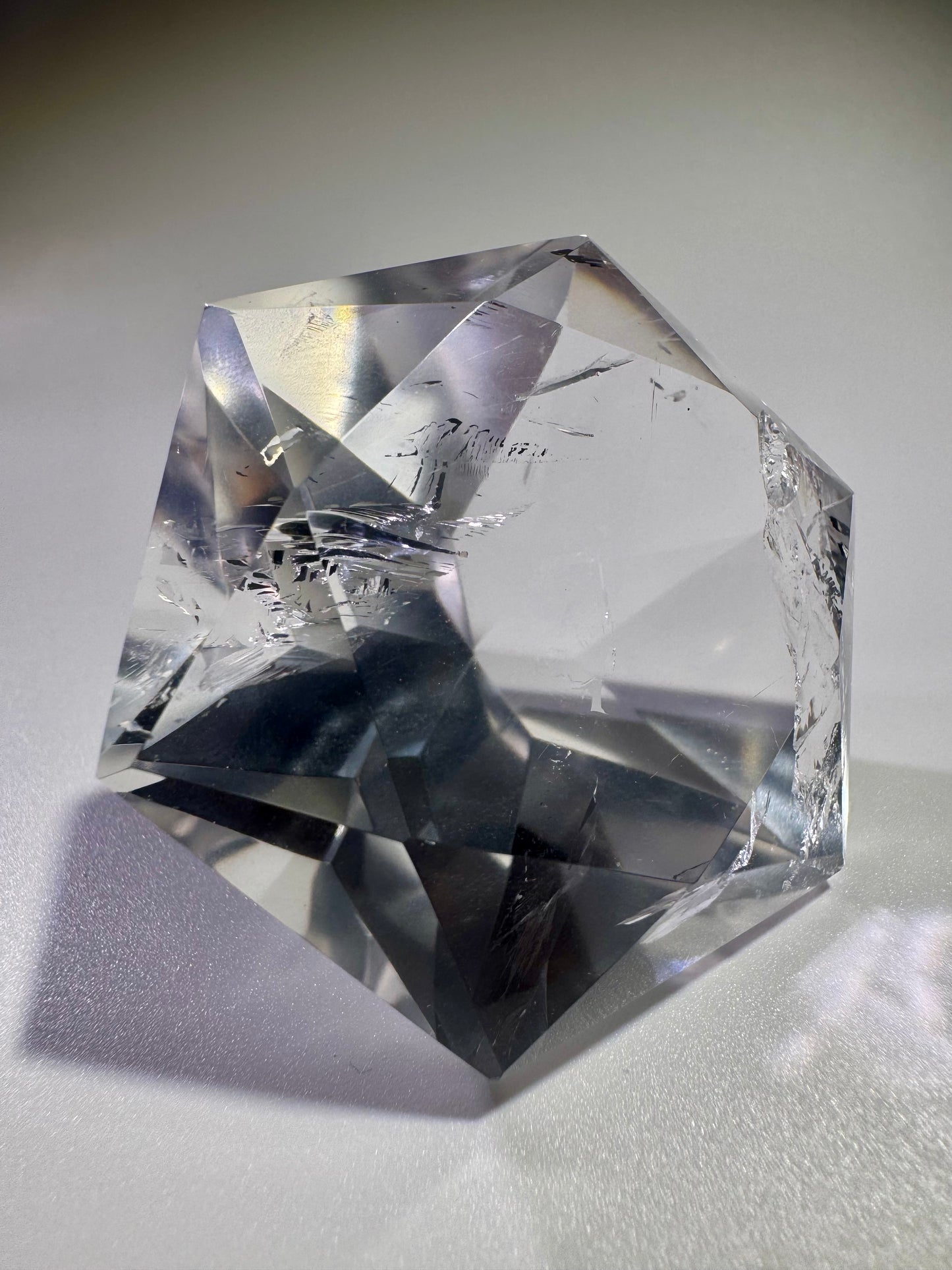 Facettierter Bergkristall geschliffen wie ein Diamant – 4.8 cm – Klarer Edelstein