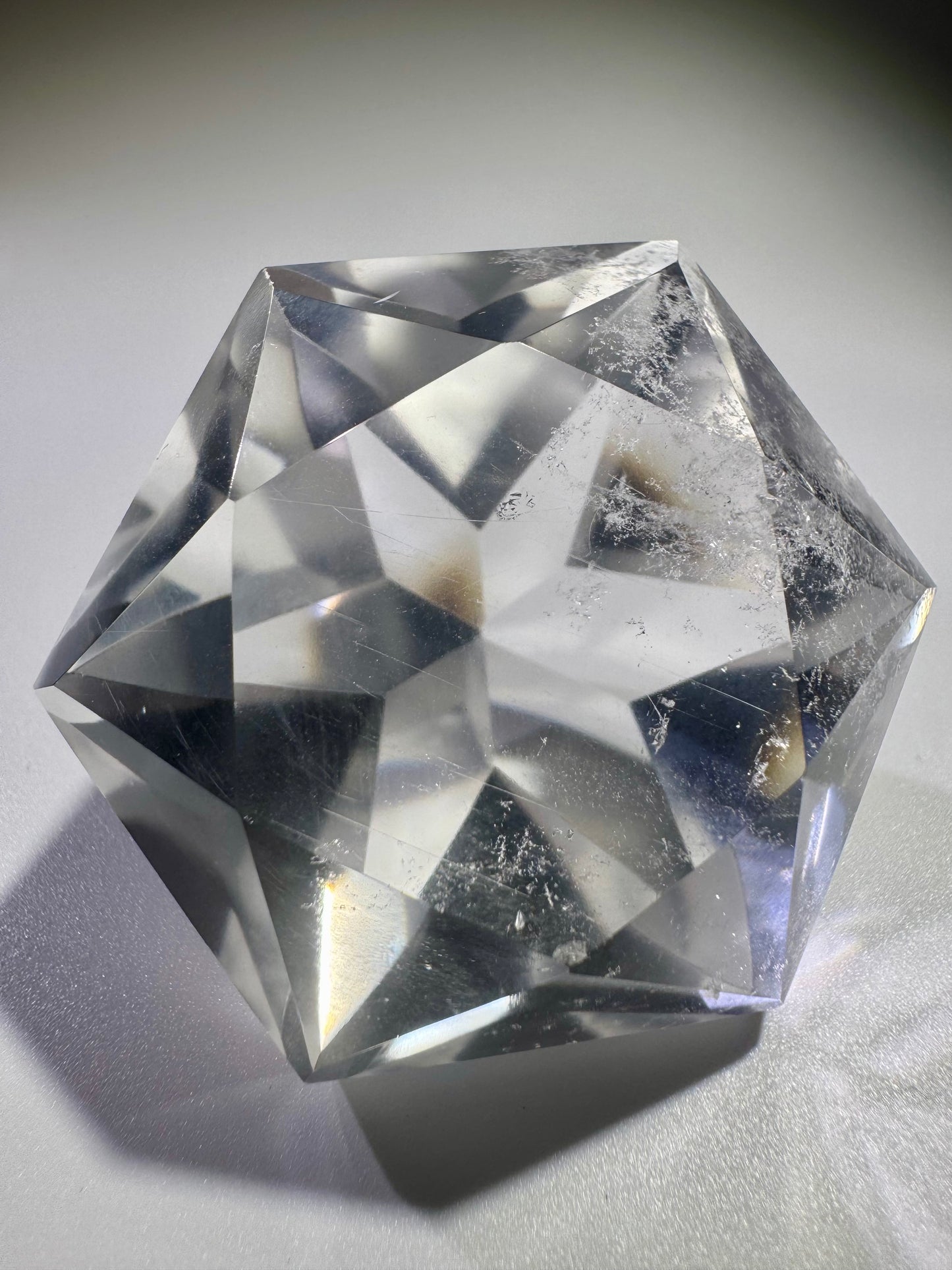 Exklusiver Bergkristall 💫 mit Diamantschliff – 5,2 cm – Hochreiner Edelstein mit Lichtspiel