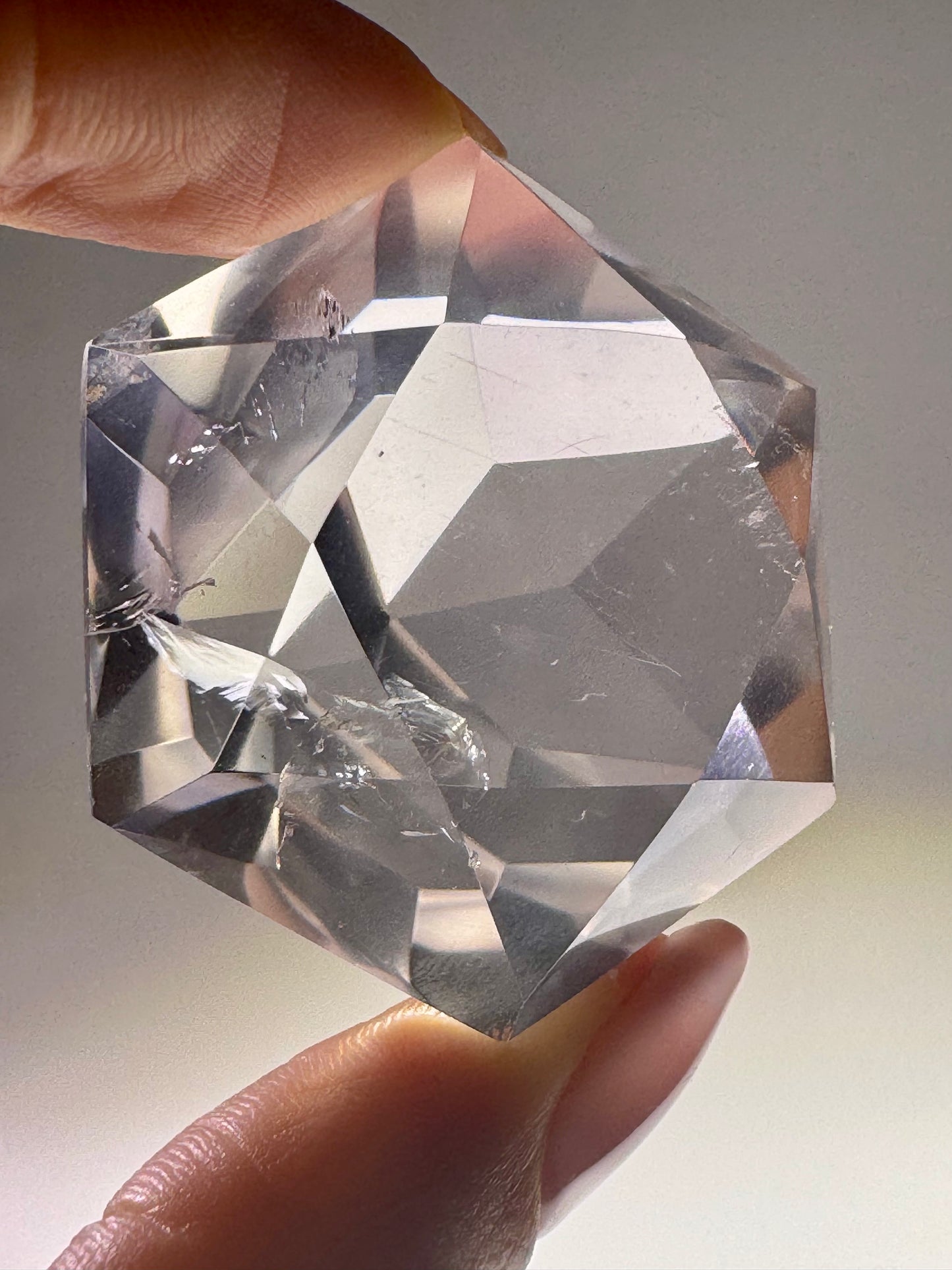 Ultraklarer facettierter Bergkristall 💎 4.1 cm – Diamantschliff & Lichtspiel – 48 g Edelstein aus Brasilien