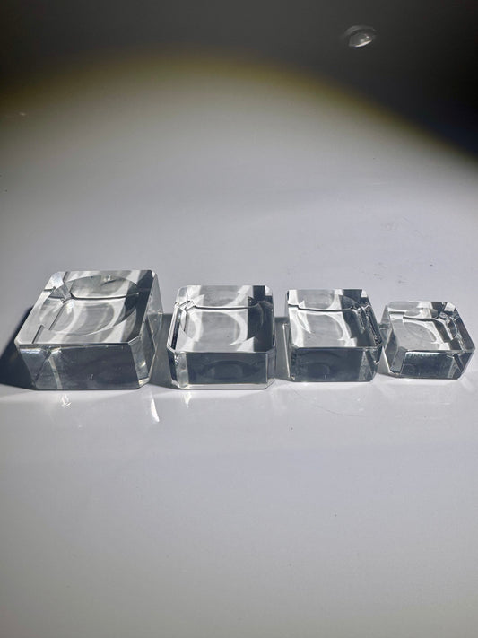 Acryl-Ständer M 💎 für Kristallkugeln 3×3×1,7 cm, elegant & stabil