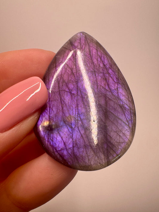 Bezaubernder pink/violetter Labradorit 💖 - 5cm