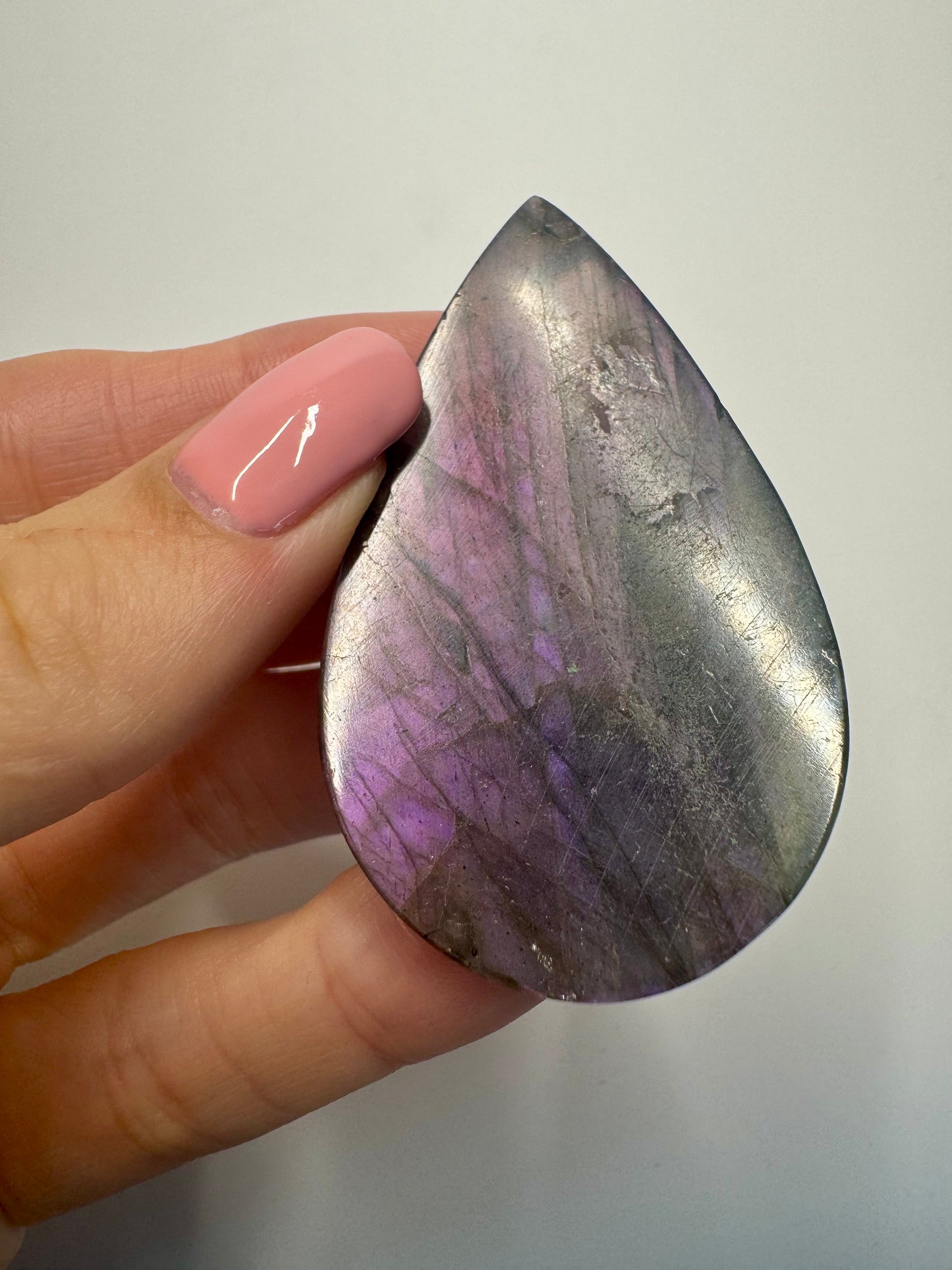 Labradorite rose/violette envoĂ»tante đ - 5,6cm