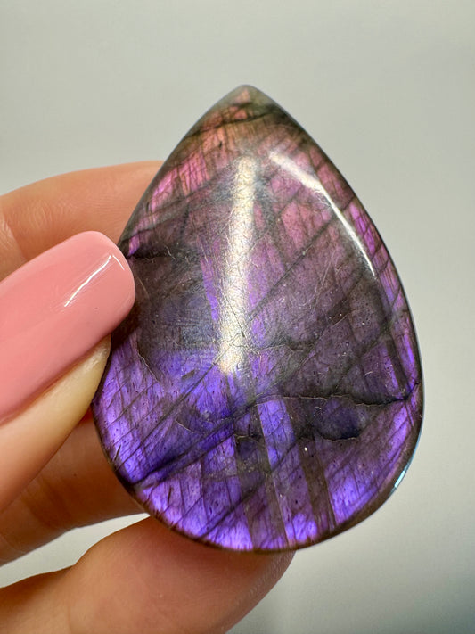 Bezaubernder pink/violetter Labradorit 💖 - 5cm
