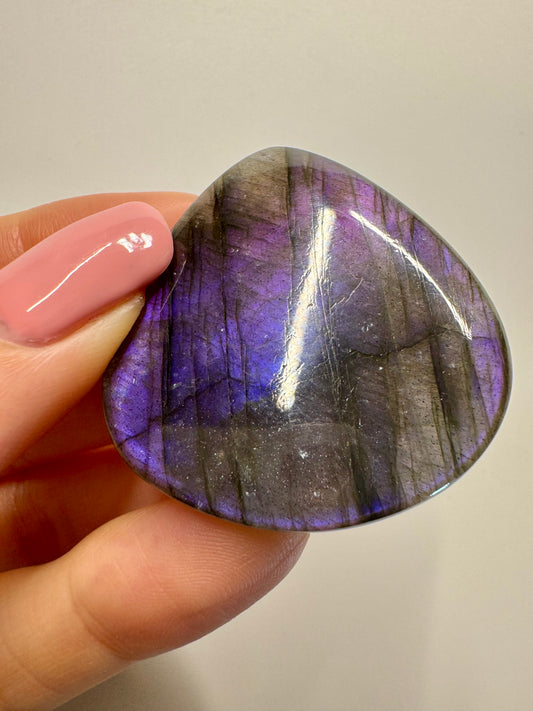 Sehr schöner blau/violetter Labradorit 💜 - 3.9cm