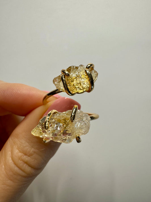 Bezaubernder Ring mit rohem Citrin 💛 (grössenverstellbar)