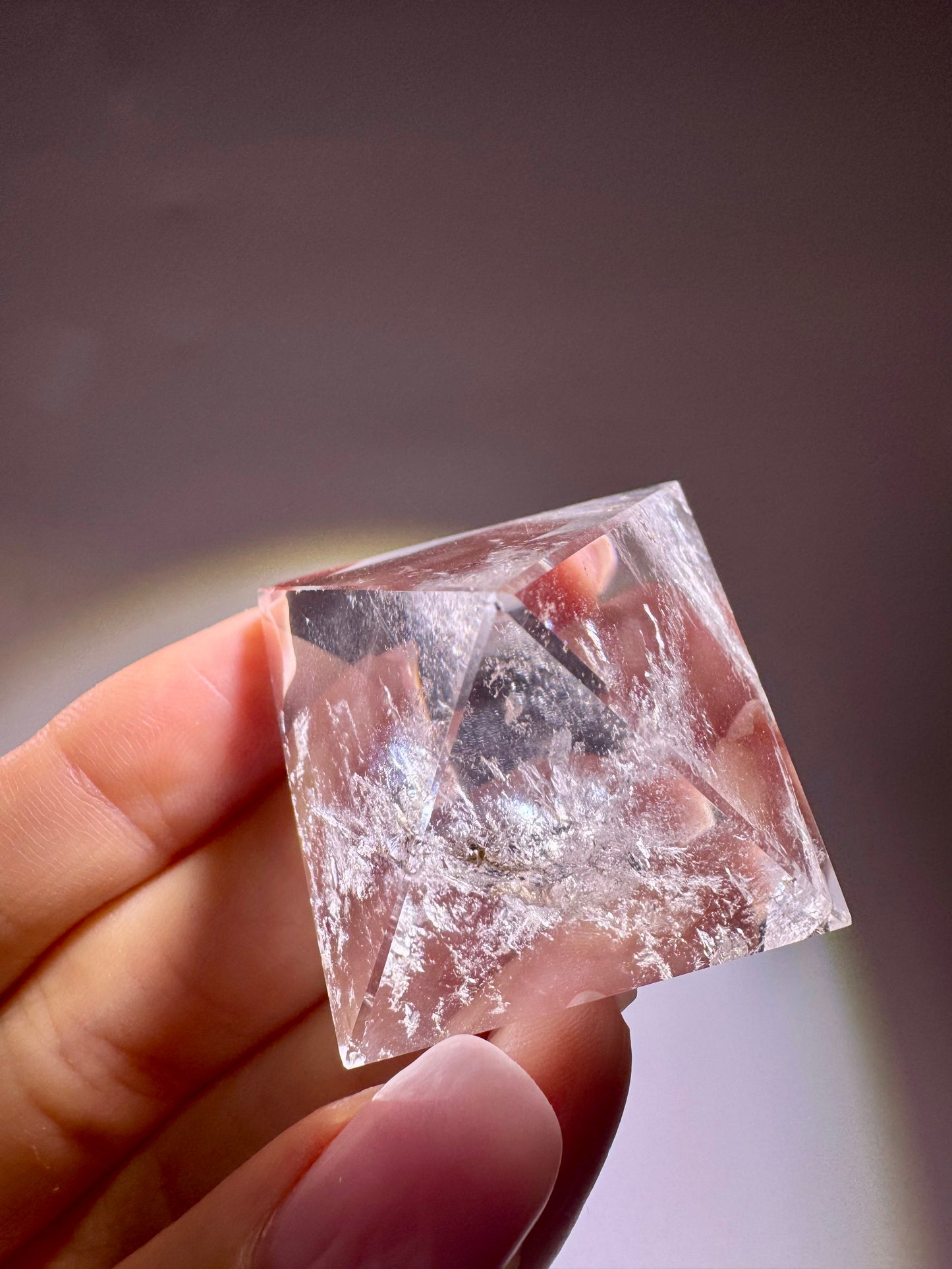 Bergkristallpyramide 3,4 cm – Extra klarer Quarz aus Brasilien mit Lichtenergie 💎✨