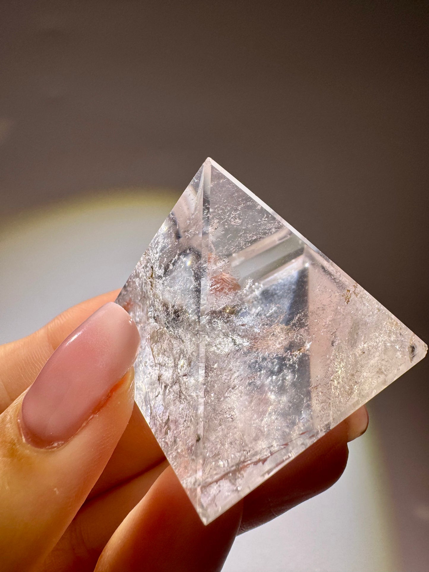 Bergkristallpyramide 3,4 cm – Extra klarer Quarz aus Brasilien mit Lichtenergie 💎✨