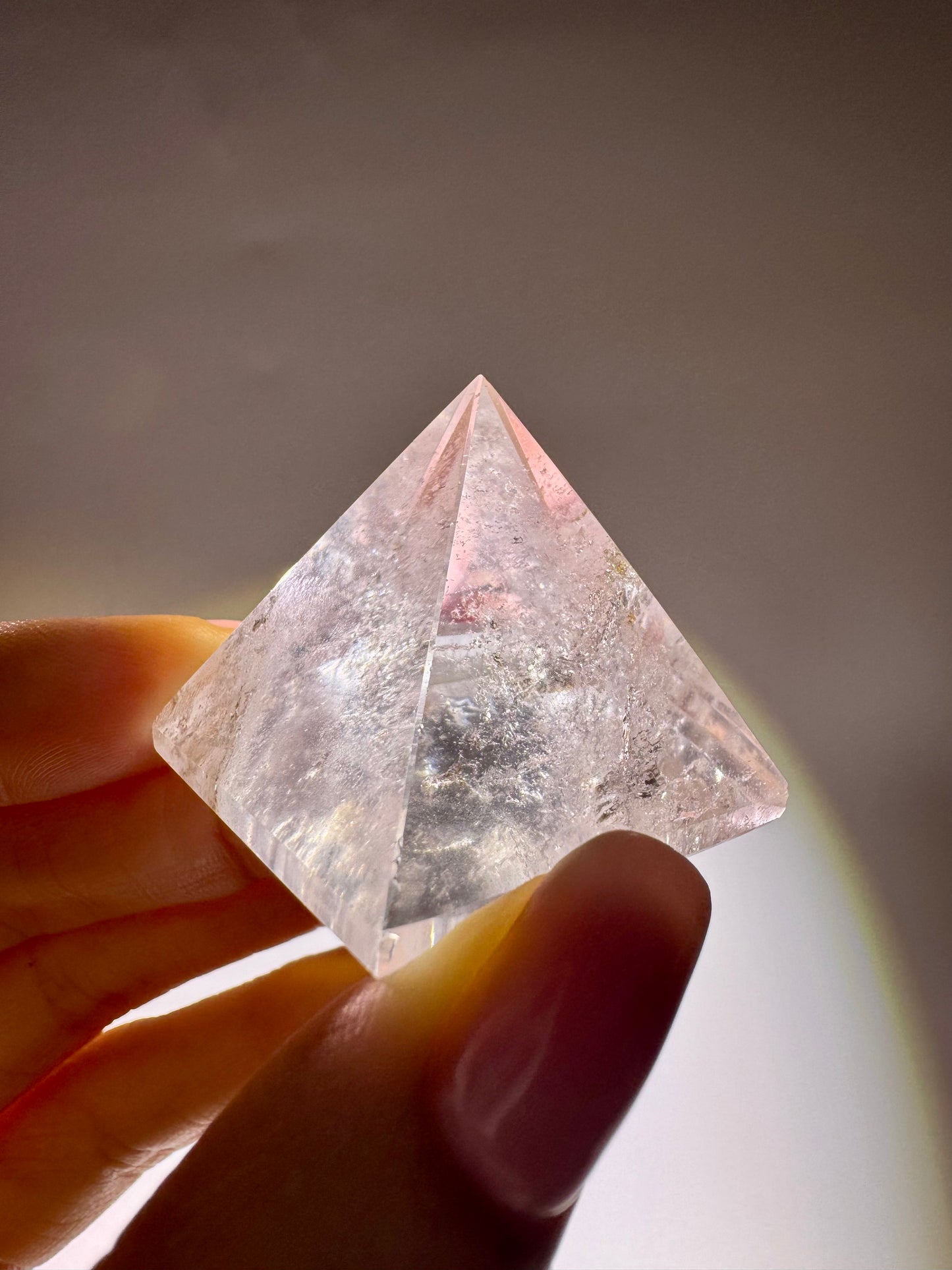 Bergkristallpyramide 3,4 cm – Extra klarer Quarz aus Brasilien mit Lichtenergie 💎✨