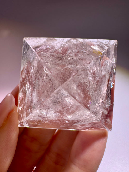 Bergkristallpyramide 4.2 cm – Extra klarer Quarz aus Brasilien mit Lichtenergie 💎✨