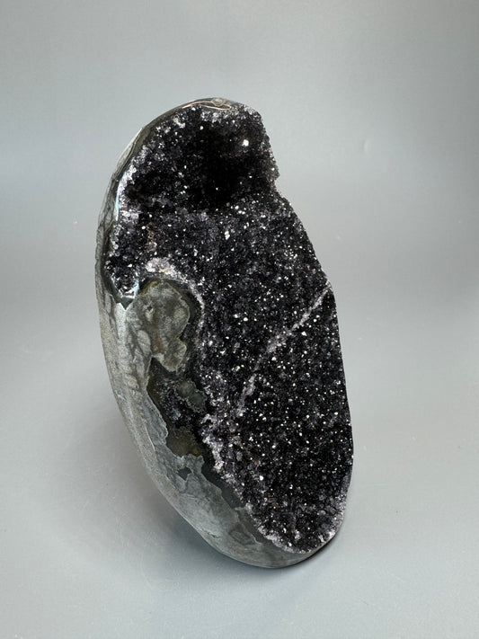 Seltene schwarze Rainbow Amethyst Cutbase - 15.5cm, 922g