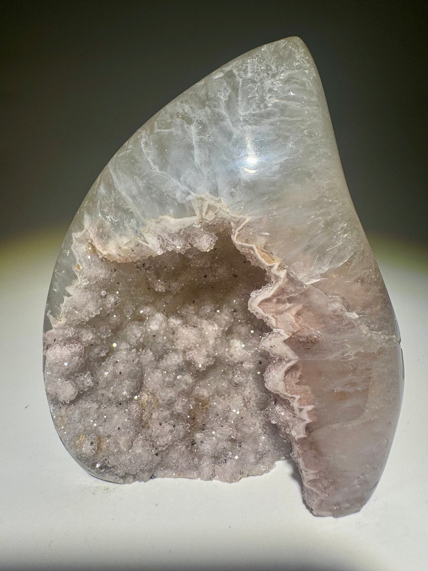 Funkelnde rosa Rainbow Amethyst Flamme aus Uruguay - 9cm, 359g